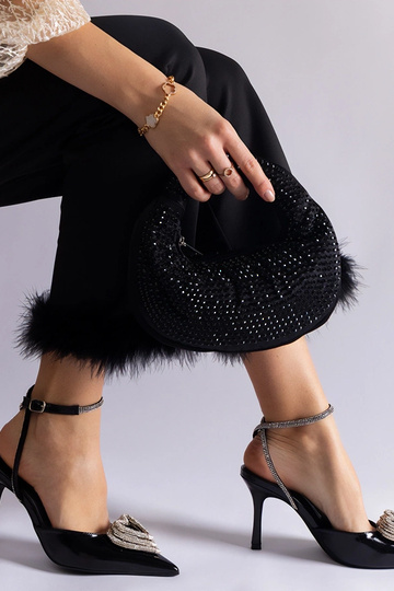 Melni augstpapēžu kurpes ar...