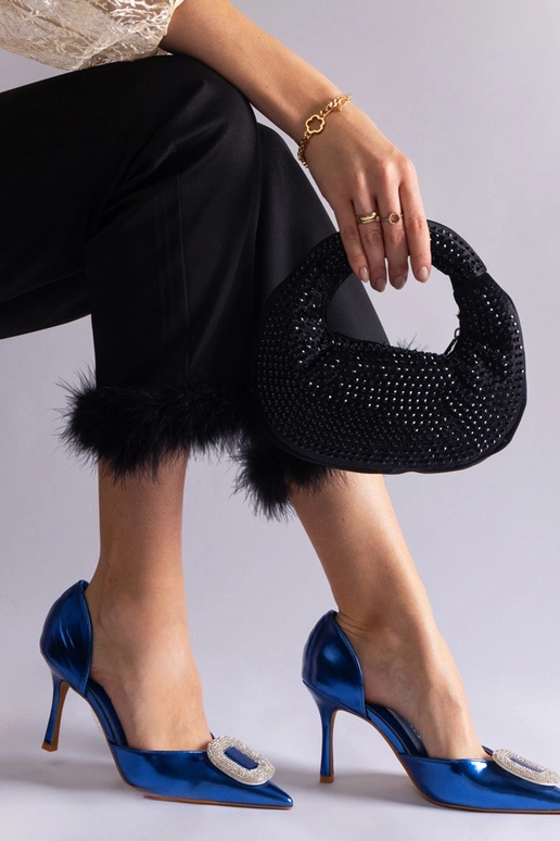 Zilas augstpapēžu kurpes, kas...