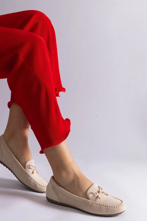 Bēši zamšādas mokasīni ar bantīti Treja