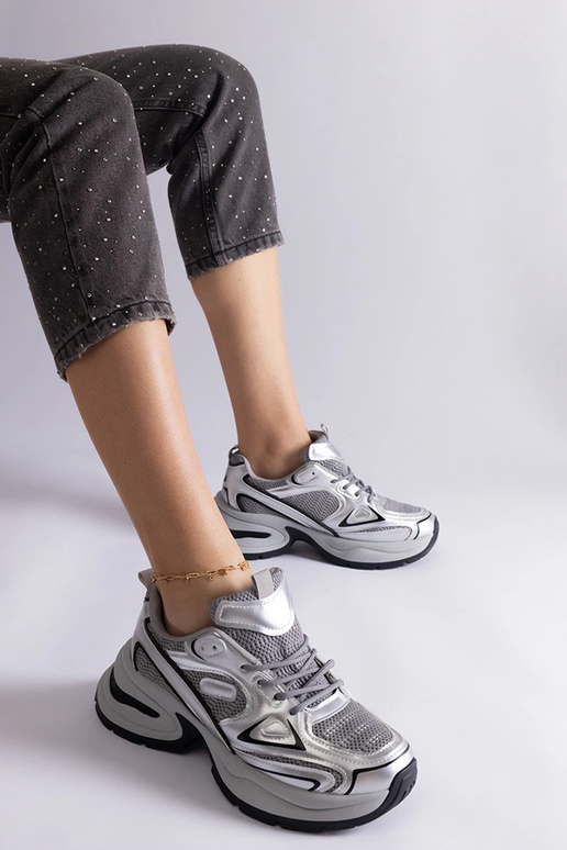 Sudraba kedas ar masīvu Adom zoli