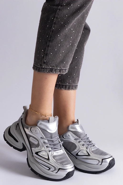 Sudraba kedas ar masīvu Adom zoli