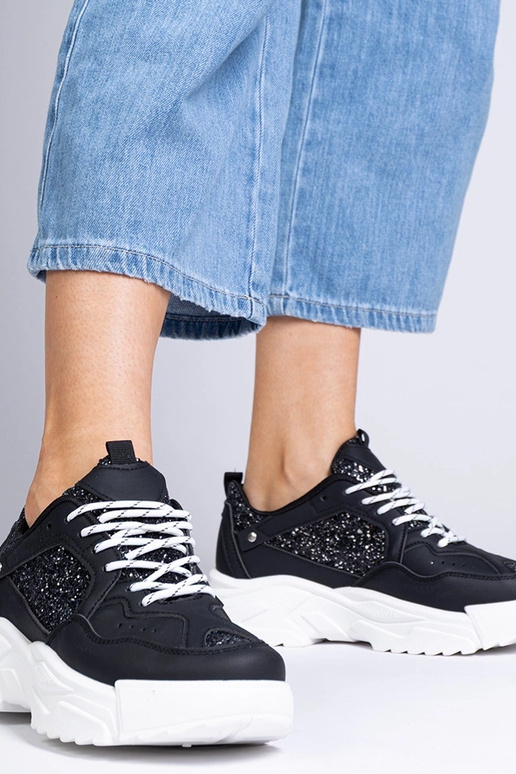 Zaļi sandali uz papēža ar spalvām...