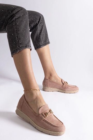 Krēmkrāsas sieviešu kurpes...