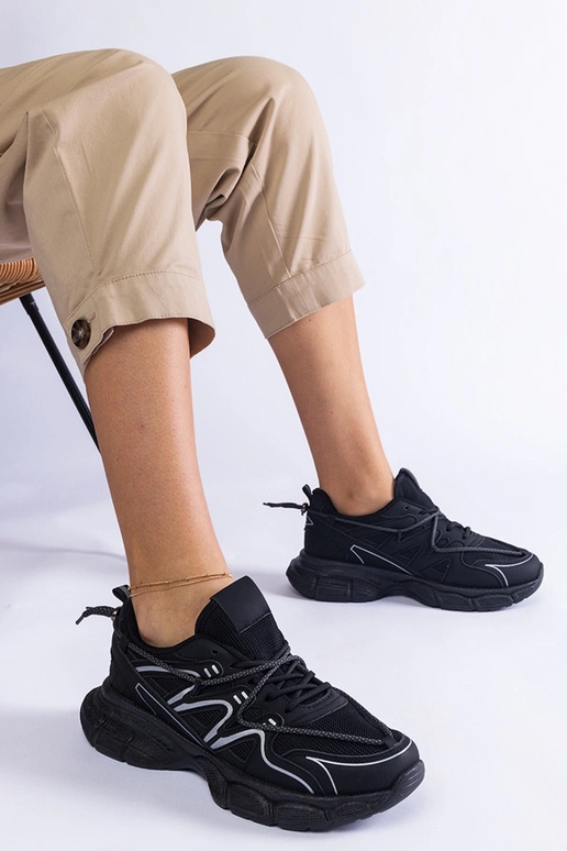 Melnas sieviešu kedas ar masīvu...