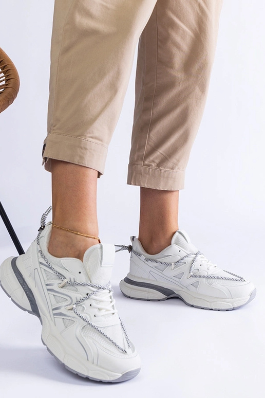 Baltas sieviešu kedas ar masīvu...