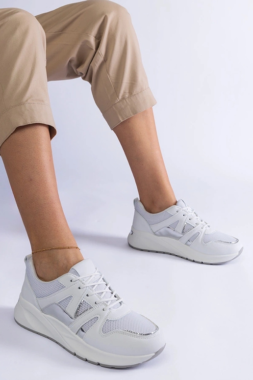 Baltas kedas ar biezu zoli Sierra