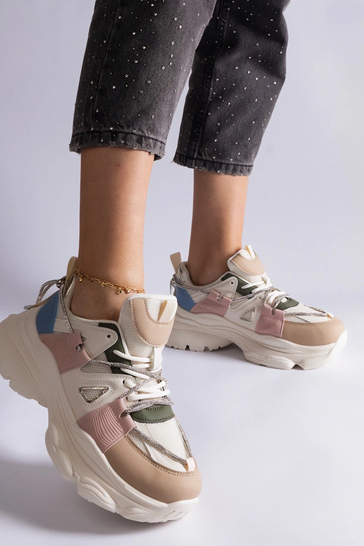 Ivett daudzkrāsainas sieviešu sporta...