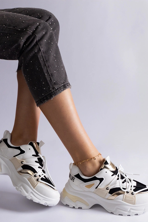 Melnbaltas Sulamita sporta kedas