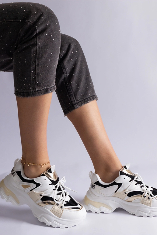 Melnbaltas Sulamita sporta kedas