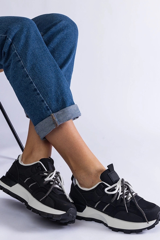 Melnas Adalia sieviešu sporta kedas