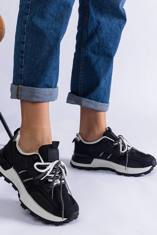 Melnas Adalia sieviešu sporta kedas