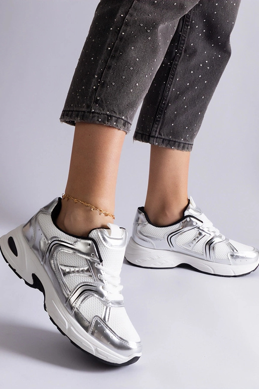 Baltas un sudraba krāsas Ena sporta...