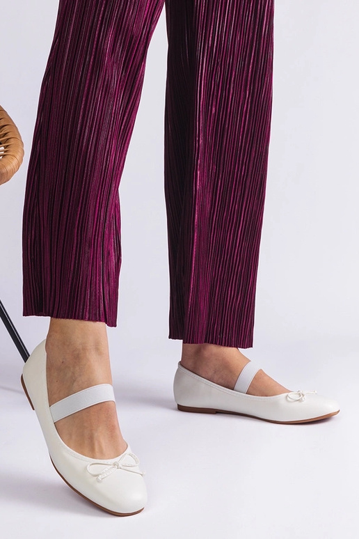 Baltas baleta plakanas ar elastīgu un...