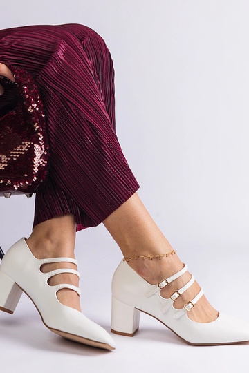 Baltas pumpas ar bloka... 2