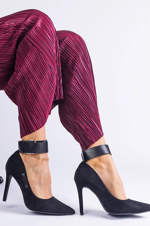 Melnas augstpapēžu pumpas no...