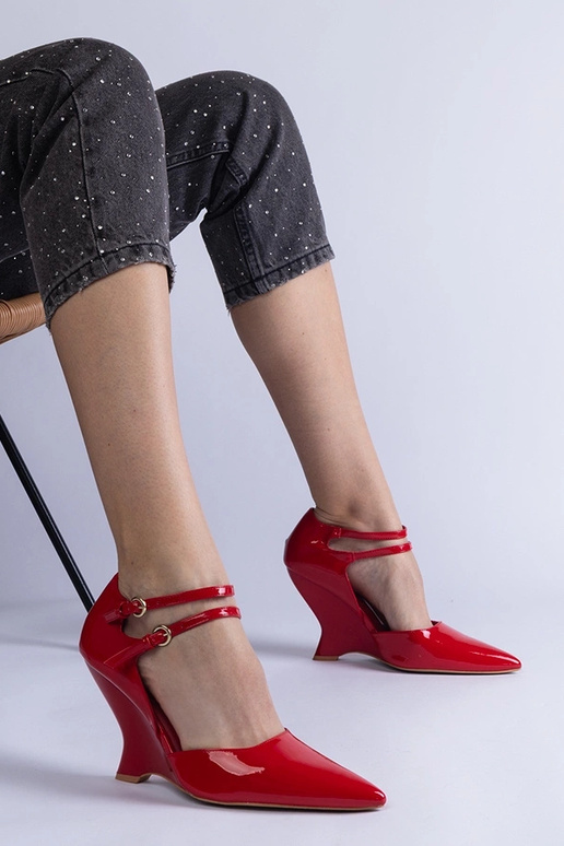 Vizario sarkanas lakādas pumpas uz...