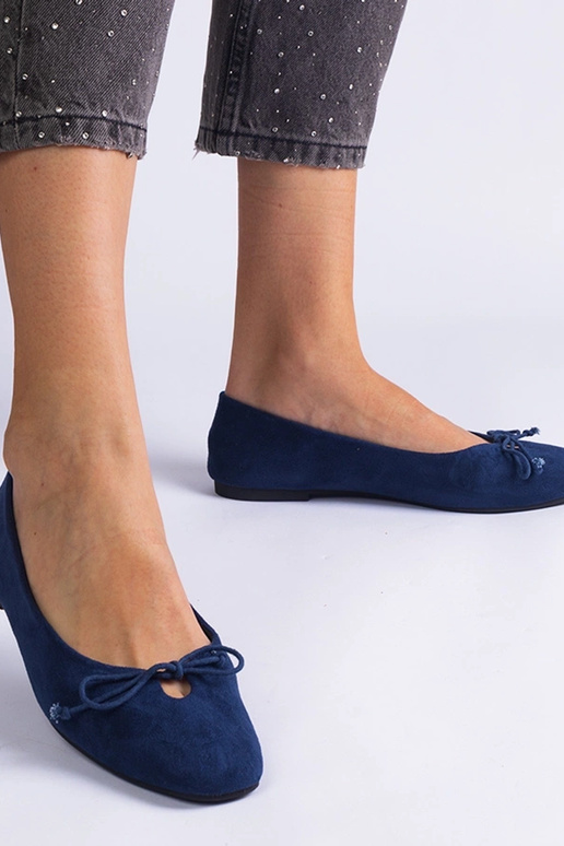 Tumši zili baleta dzīvokļi ar...