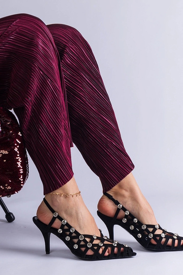 Melnas pītas sandales ar... 2