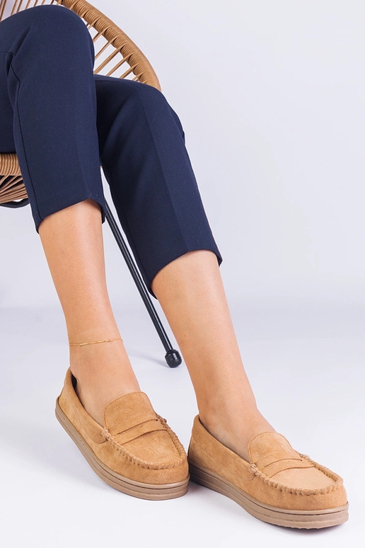 Brūnas sieviešu kurpes no mākslīgās...