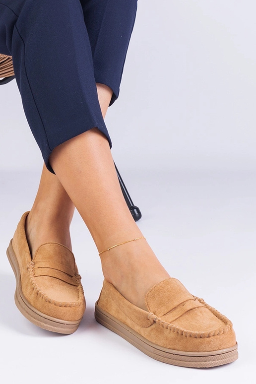 Brūnas sieviešu kurpes no mākslīgās...