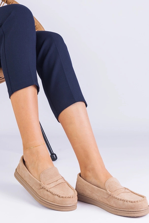 Smilšu krāsas sieviešu kurpes no...