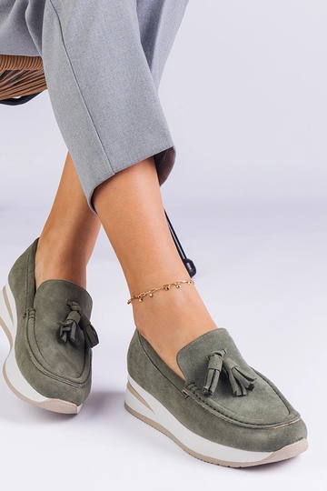 Zaļi sieviešu spārni ar...