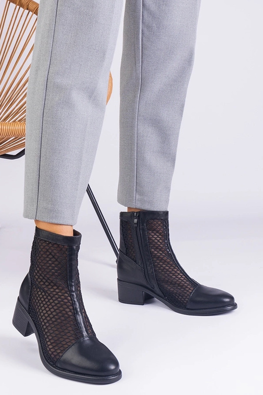 Melni sietveida puszābaki ar bloka...