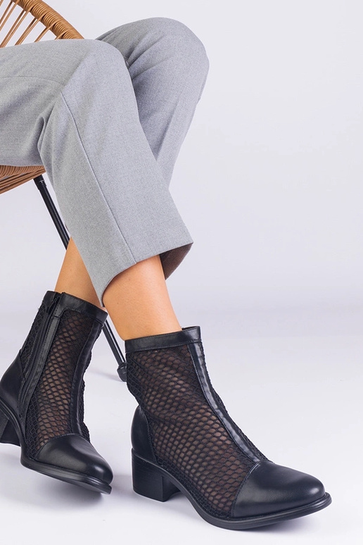 Melni sietveida puszābaki ar bloka...