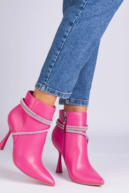 Rozā augstpapēžu puszābaki, kas...