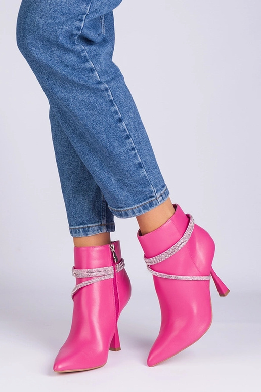 Rozā augstpapēžu puszābaki, kas...