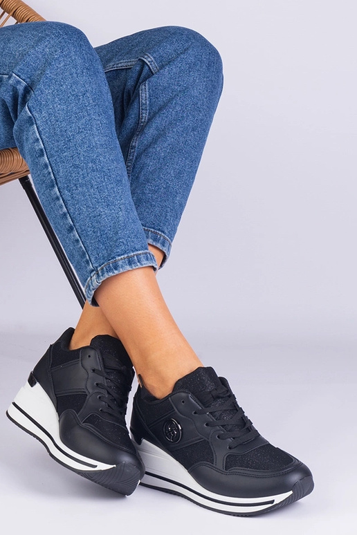 Melnas sieviešu kedas rotātas ar...