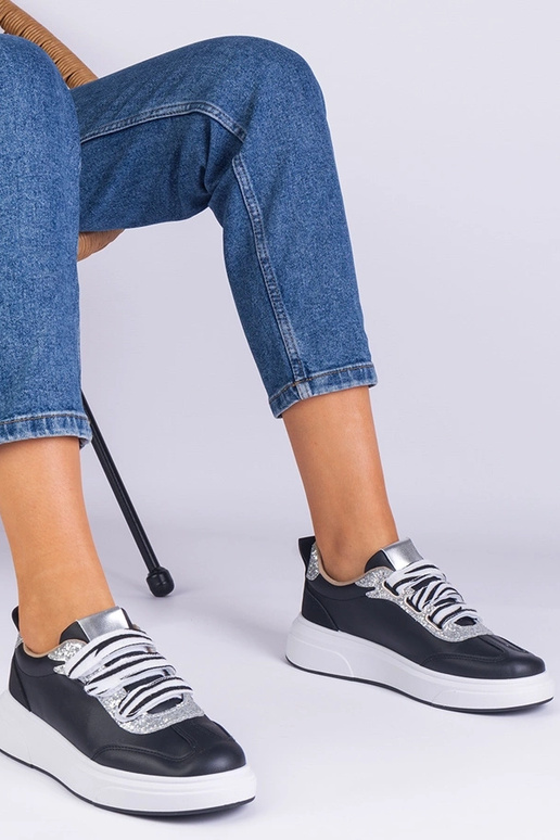 Melnas sieviešu kedas rotātas ar...