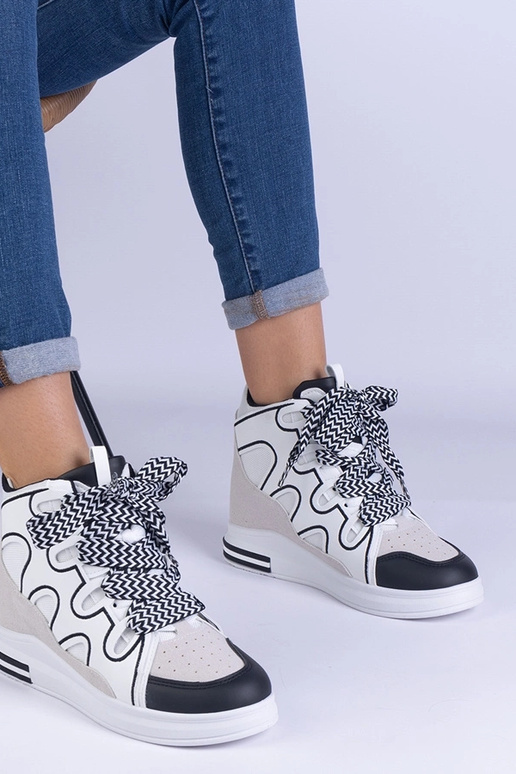 Baltas sieviešu kedas ar biezām...