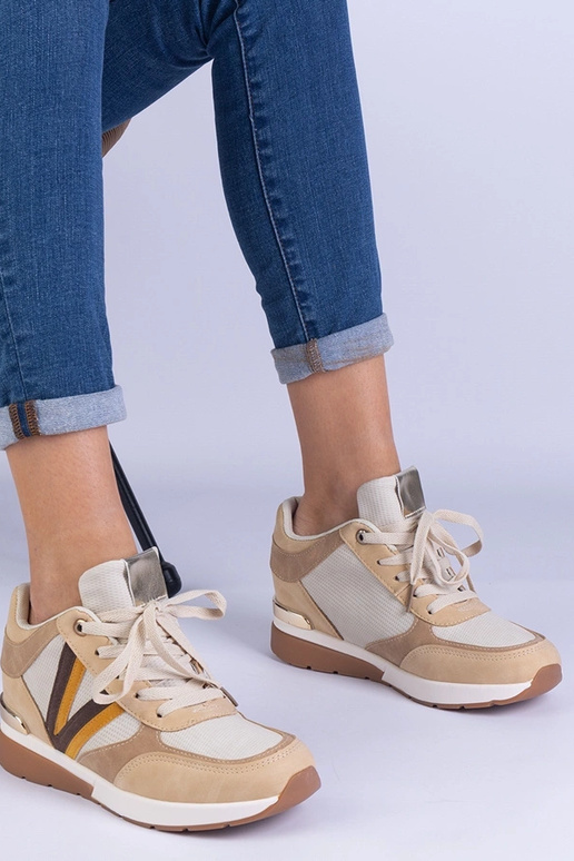 Brūnas sieviešu kedas ar slēptu ķīli...