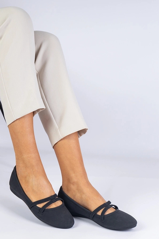 Melnas sieviešu balerīnas no matētas... Melnas sieviešu balerīnas no matētas...