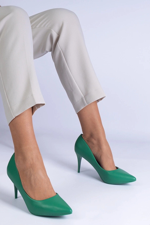 Zaļas klasiskas pumpas no eko-ādas...