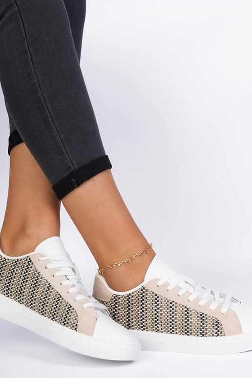 Bežīgi sieviešu auduma sporta apavi... Bežīgi sieviešu auduma sporta apavi...