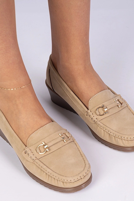 Brūni sieviešu mokasīni uz platformas...