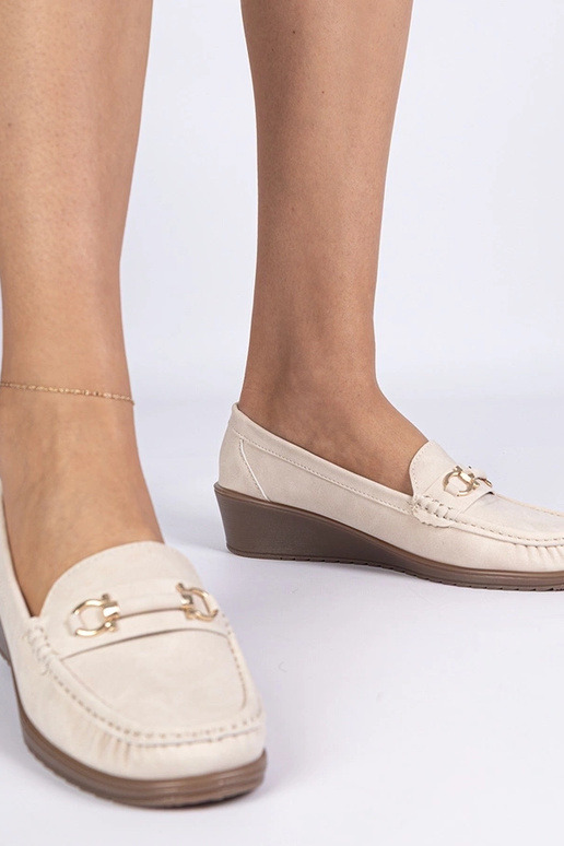 Kremveida sieviešu mokasīni uz... Kremveida sieviešu mokasīni uz...