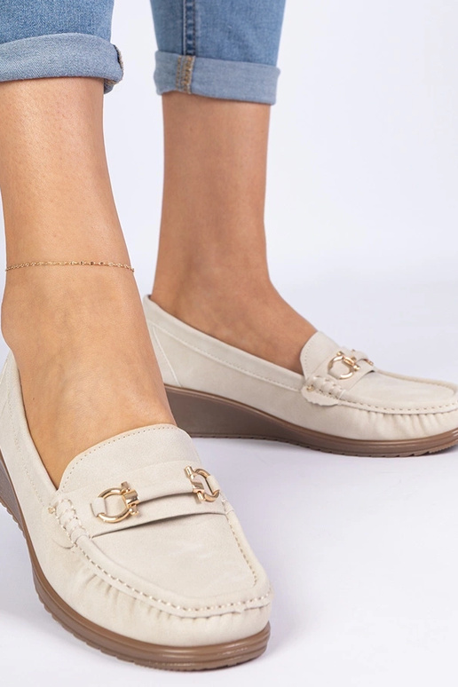 Bēšie sieviešu mokasīni uz platformas... Bēšie sieviešu mokasīni uz platformas...