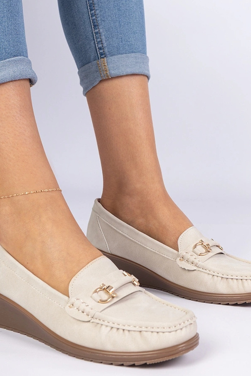 Bēšie sieviešu mokasīni uz platformas... Bēšie sieviešu mokasīni uz platformas...