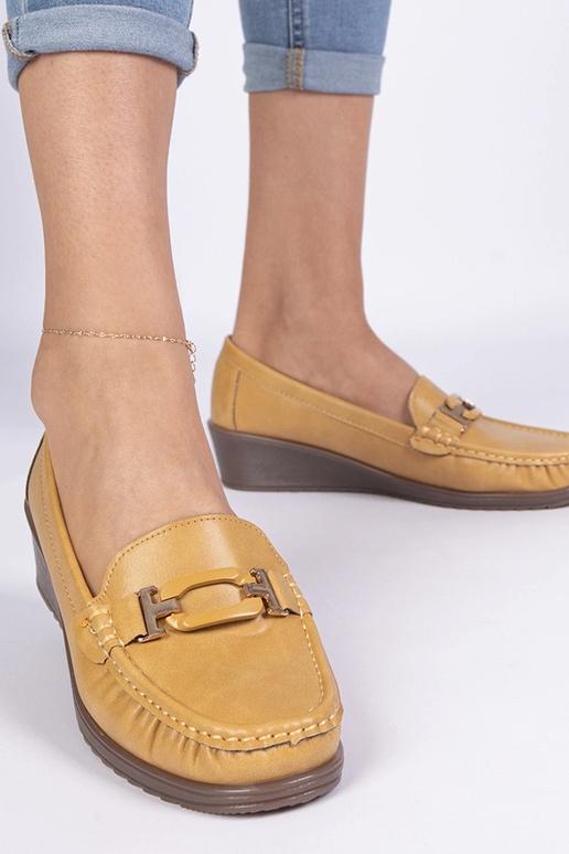 Dzelteni sieviešu mokasīni uz... Dzelteni sieviešu mokasīni uz...