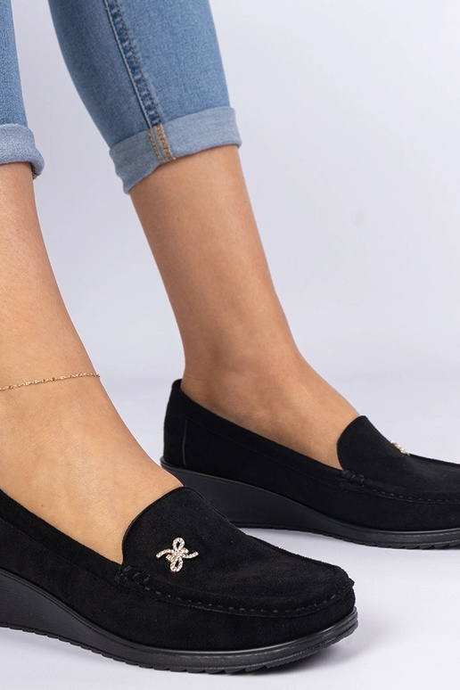 Melni sieviešu mokasīni uz platformas...