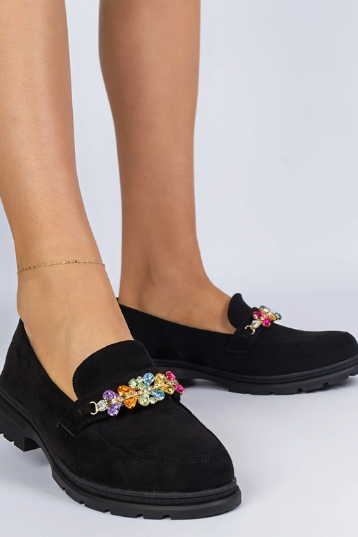 Melni mokasīni sievietēm ar akmeņiem...