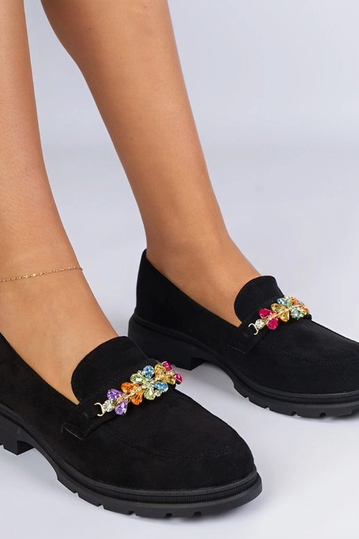 Melni mokasīni sievietēm ar akmeņiem...