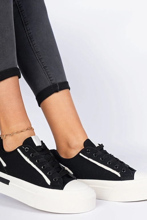 Melni sieviešu platformas apavi