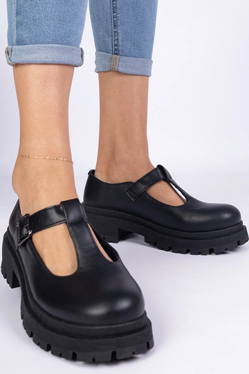 Melni apavi ar platformu no...