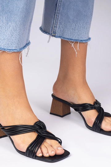 Melnie elegantie čības uz... 2