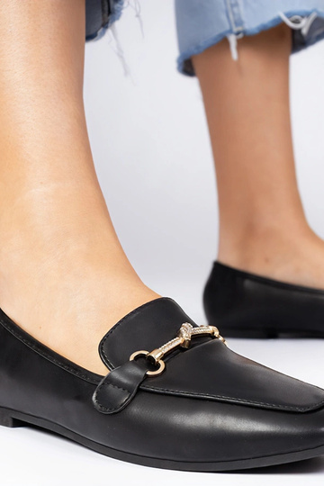 Melni mokasīni ar rotājumu... 2