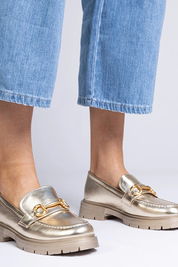 Melni sandali uz papēža ar...